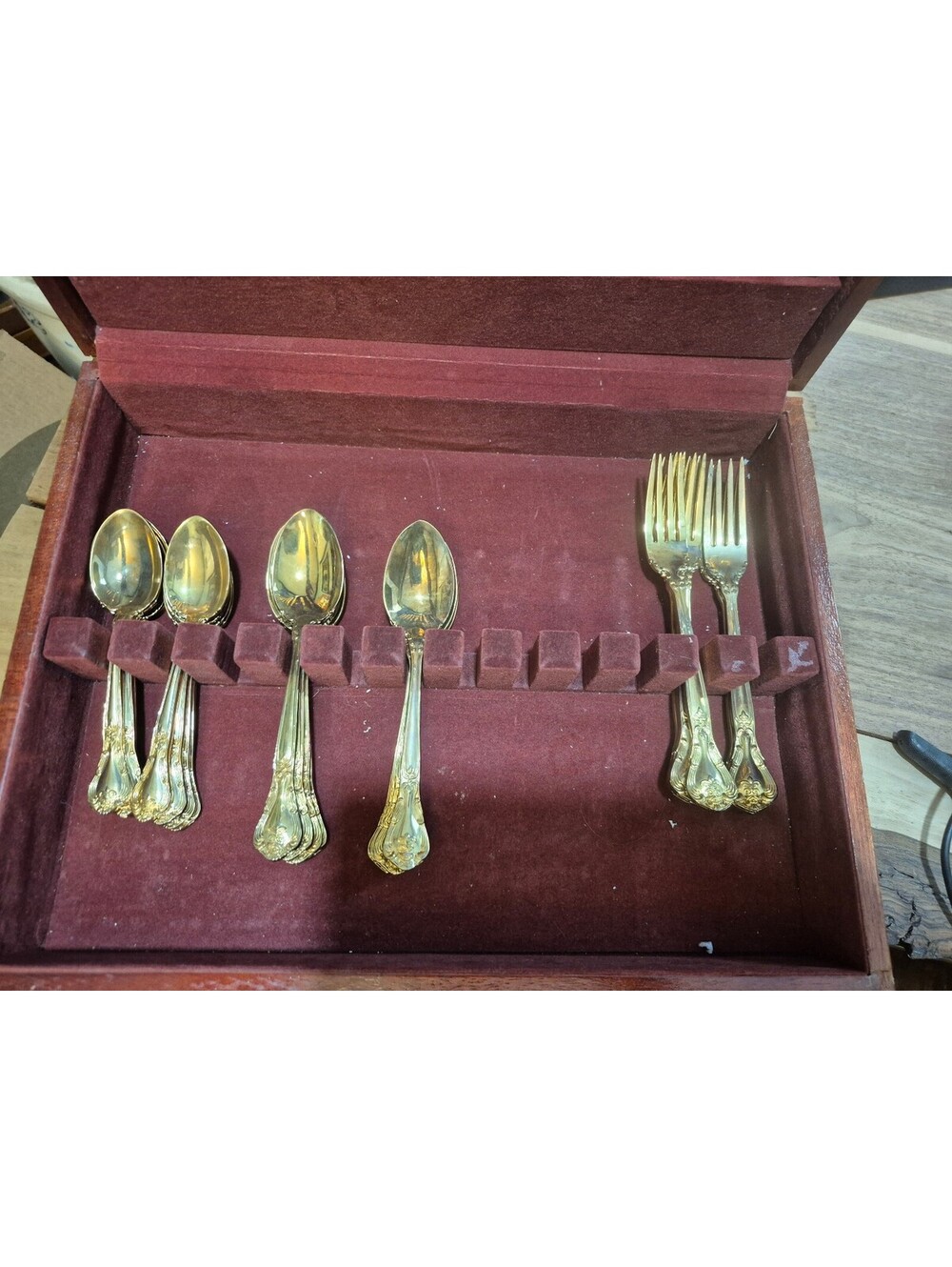 Godinger "Grand Master" Gold Electroplated 33 Pcs & Chest